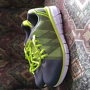 New Size 4 Boys Sneakers